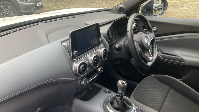 Nissan Juke 1.0 DiG-T 114 N-Connecta 5dr Petrol Hatchback